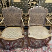 Paire de fauteuil de style Louis XV en cannage