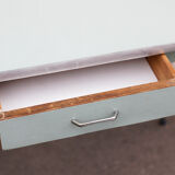 Formica table pattern water green