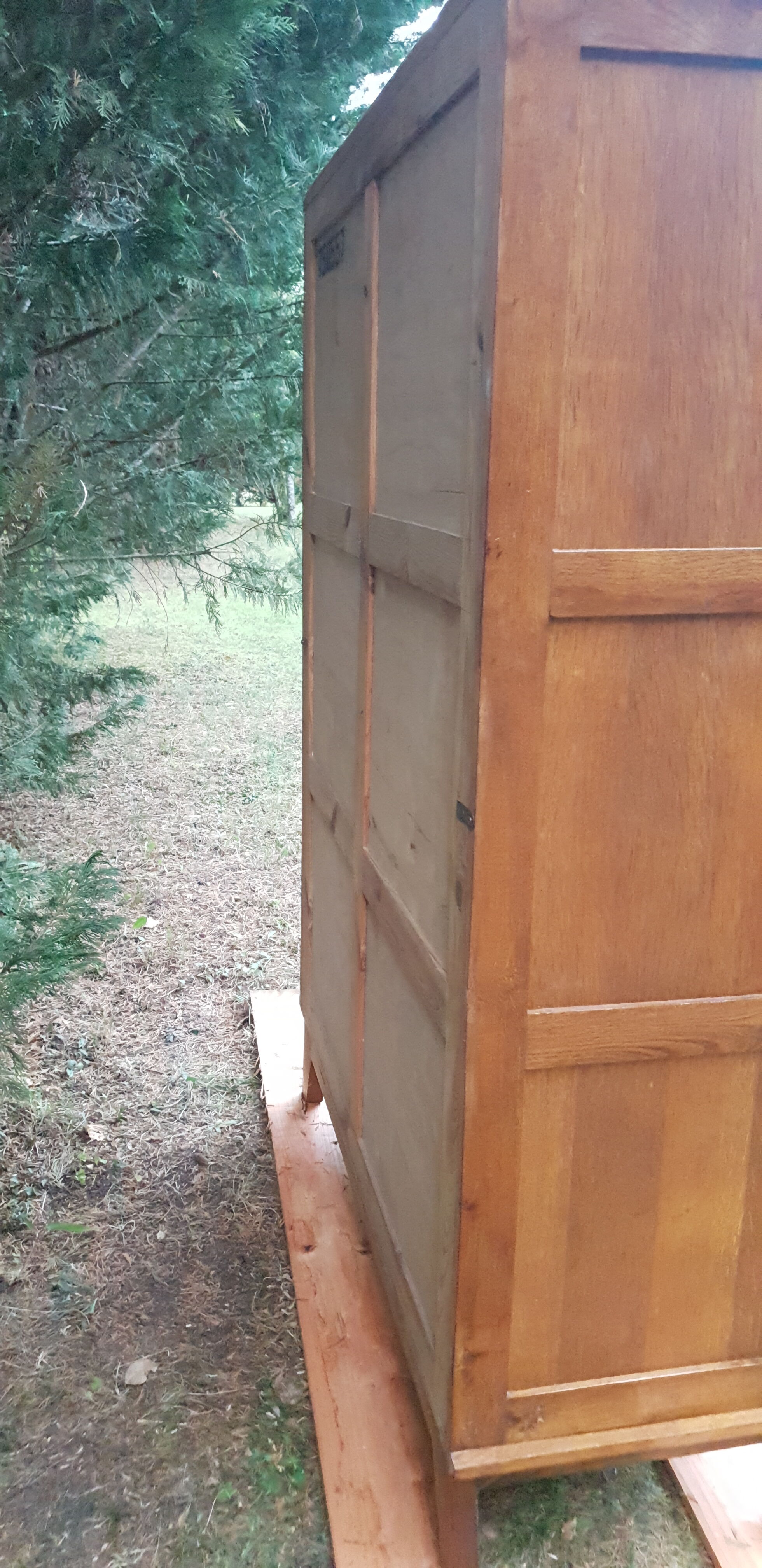 Wardrobe by René Gabriel