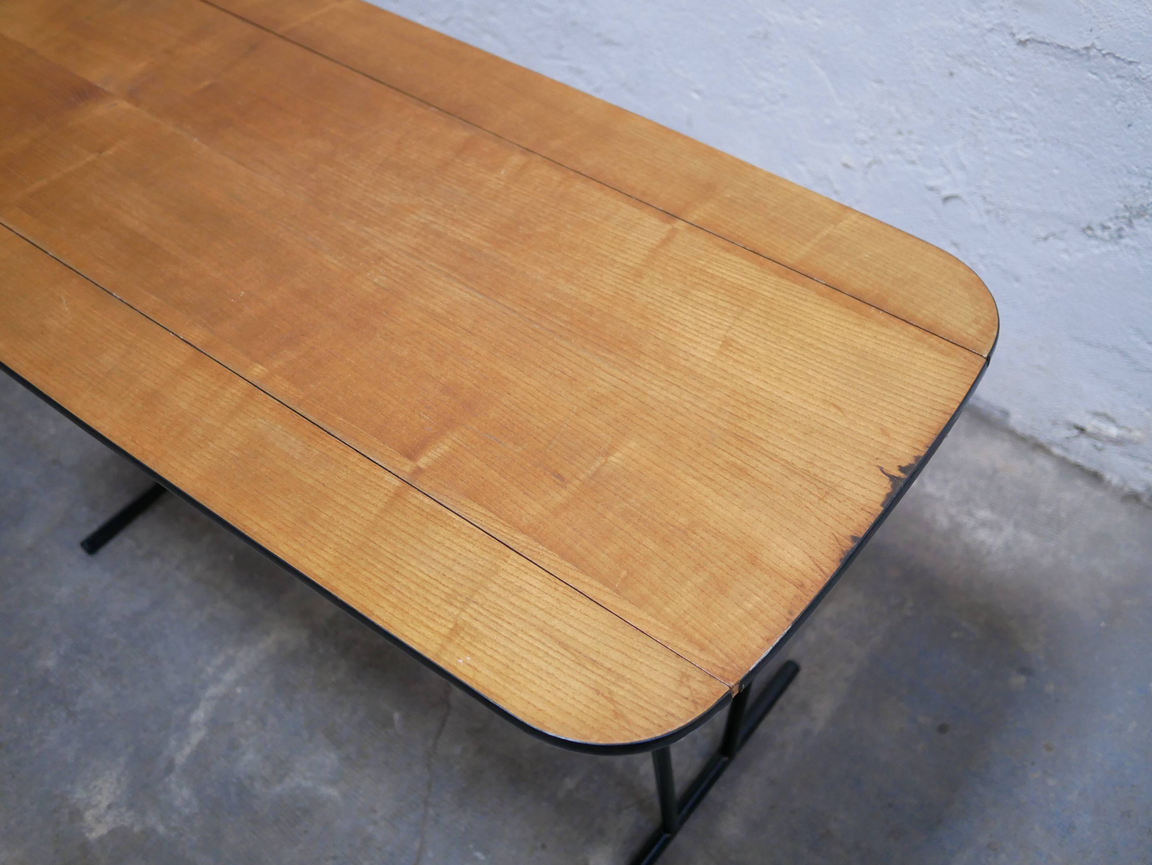 Table pliante vintage en bois et métal