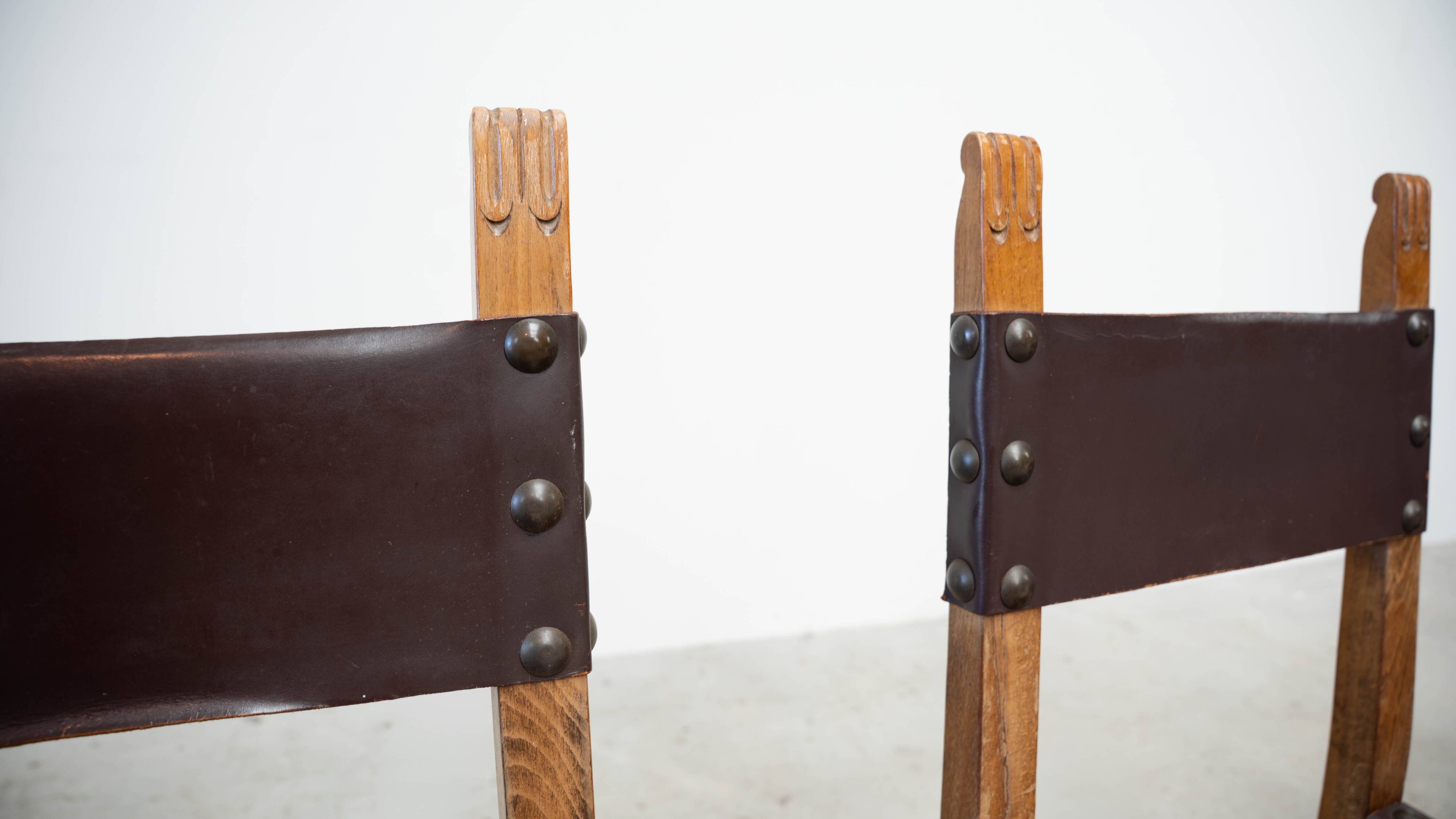 Ensemble de quatre chaises de salle à manger espagnoles