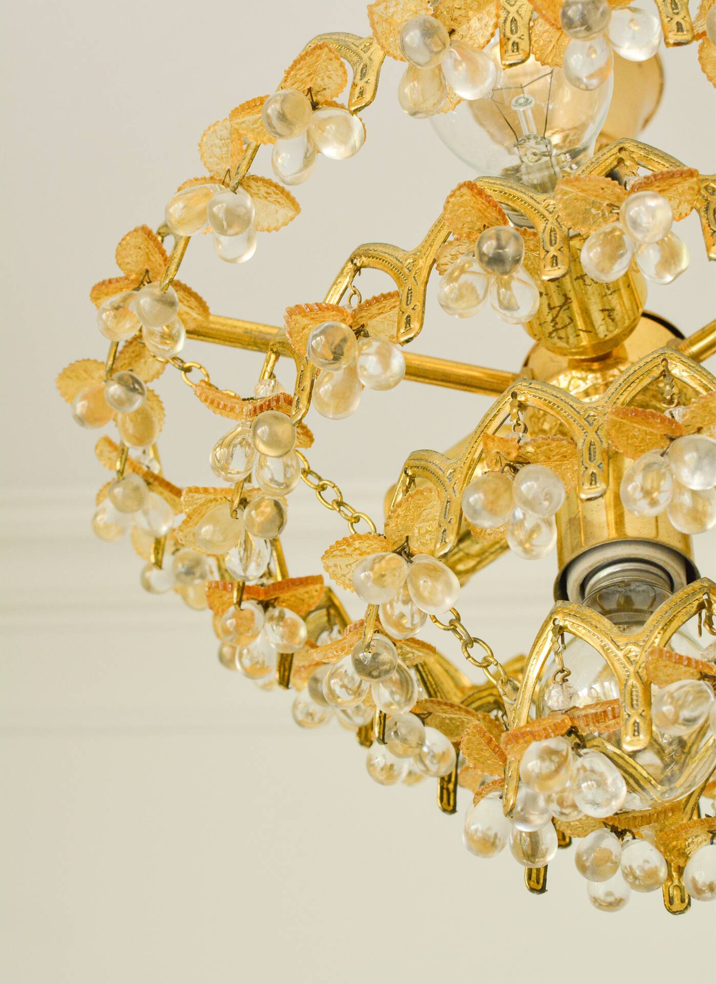 Vintage Murano glass chandelier with 58 fruits – gold metal