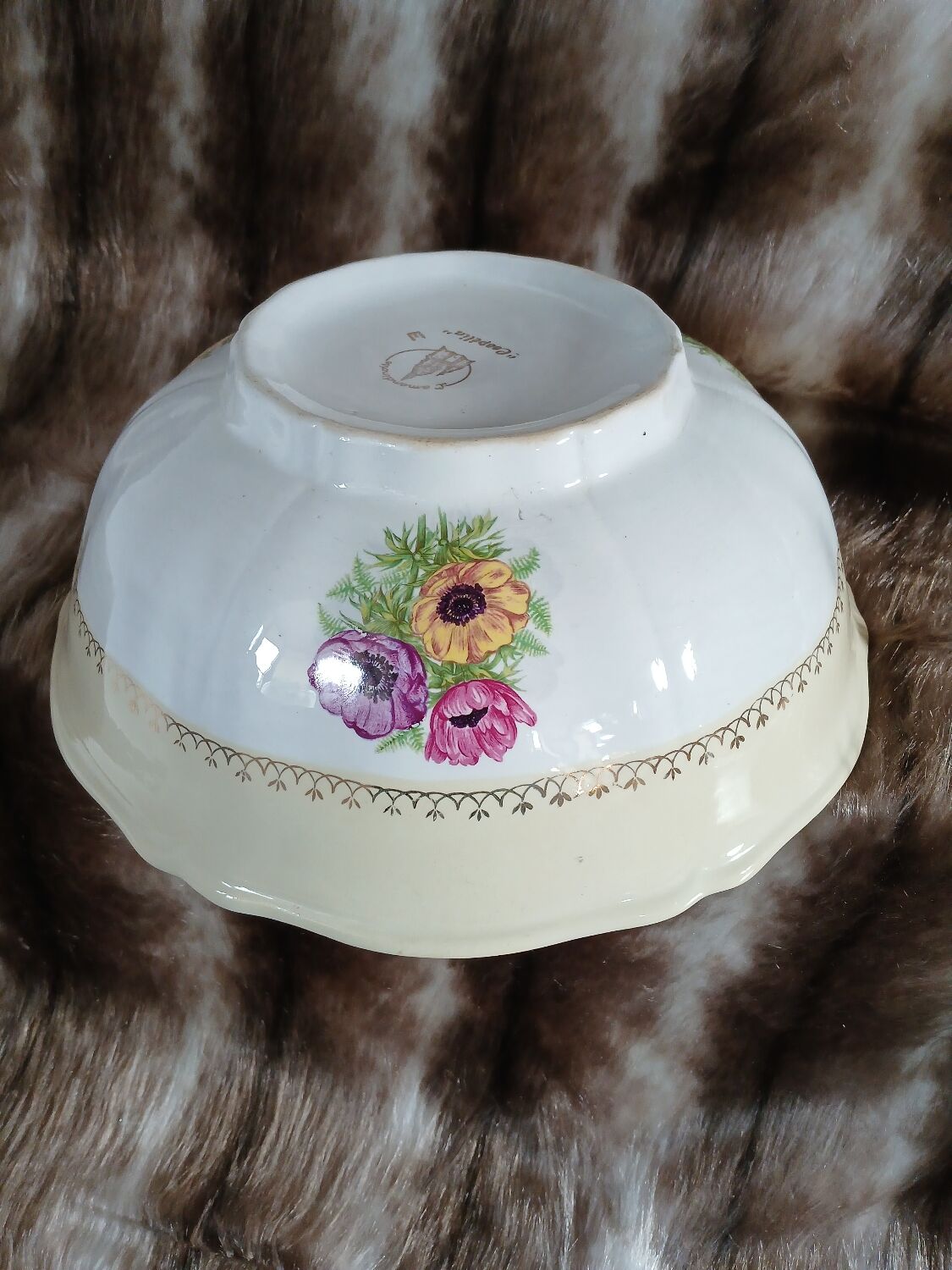 Antique salad bowl L'Amandinoise