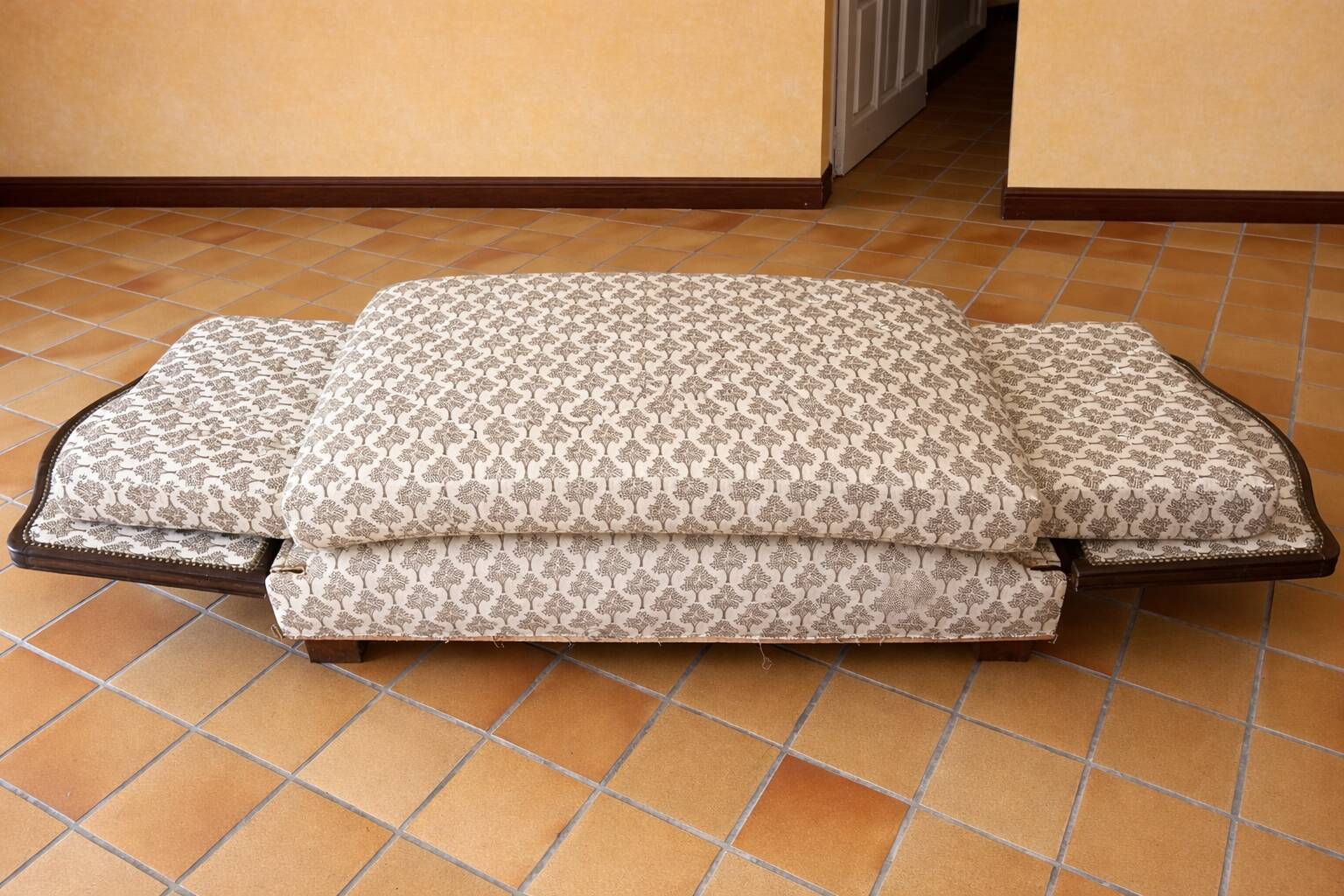 Hirondelle type bench