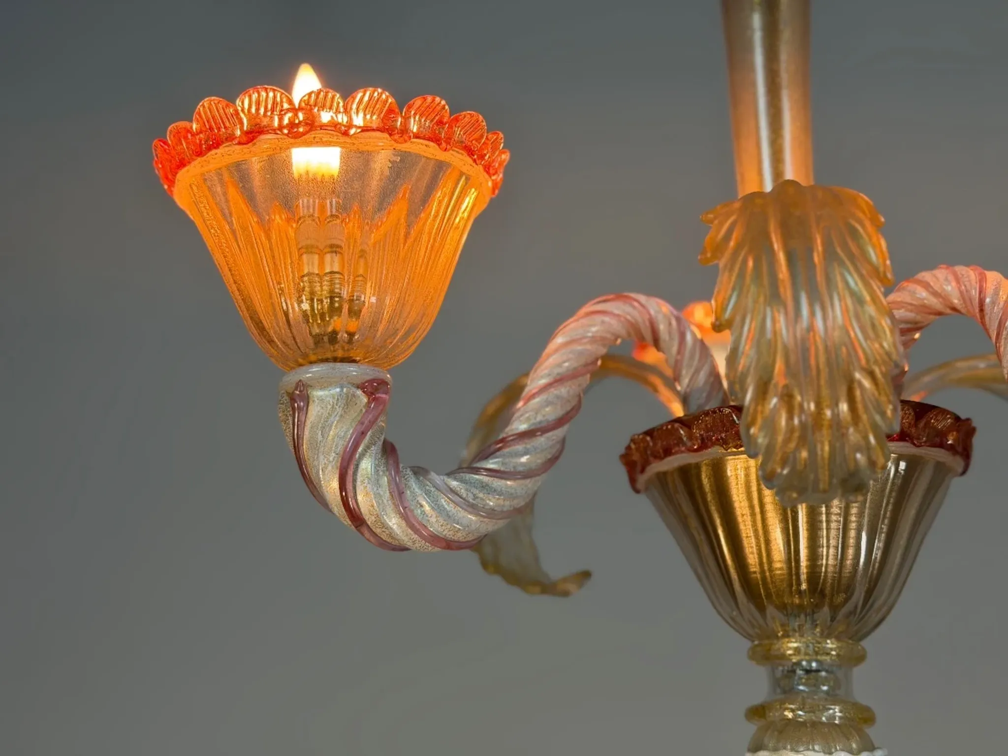 Small Venetian chandelier made of Murano glass circa 1940.