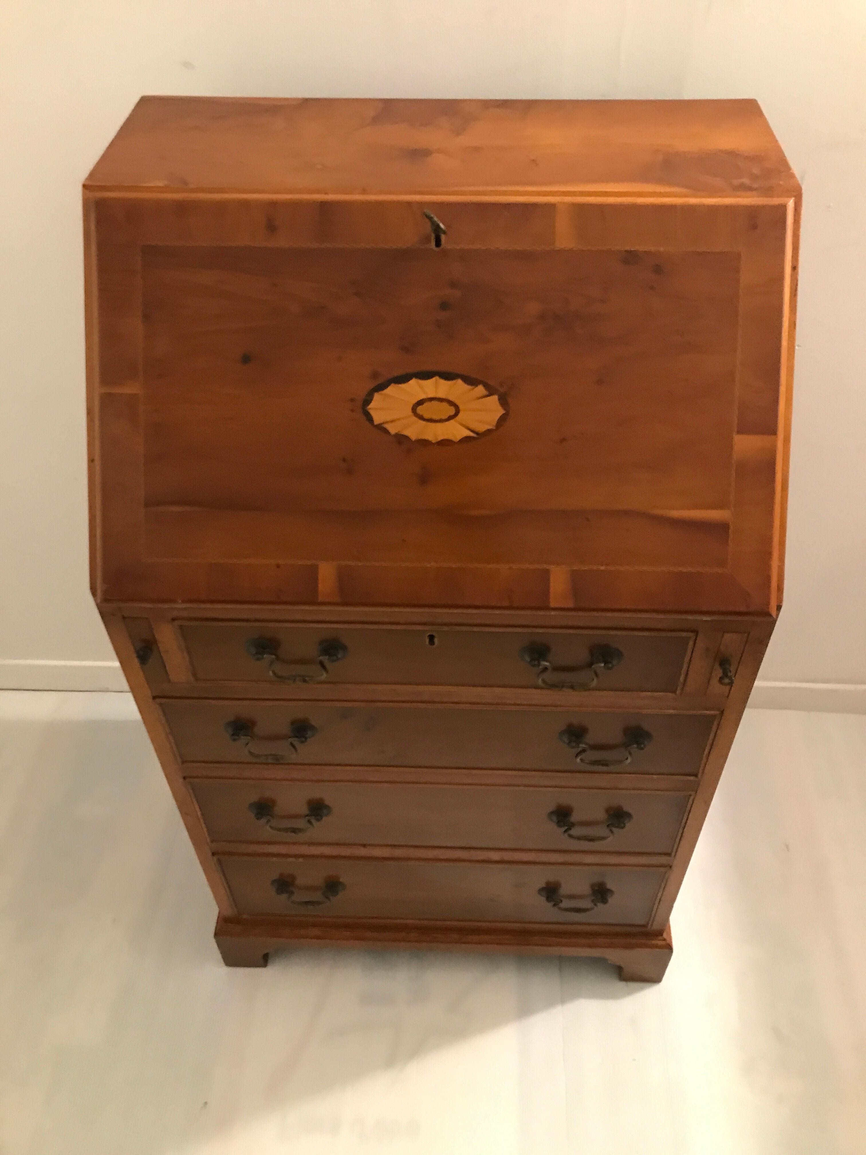 Donkey back secretary in English marquetry 1900s
