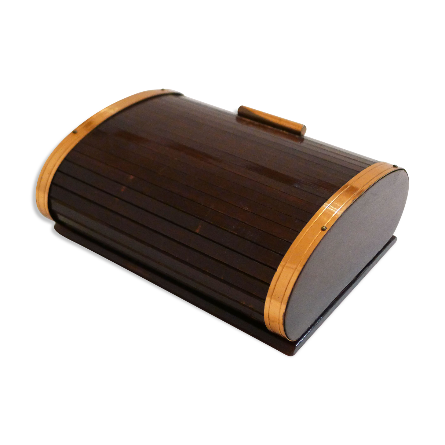 Cigarette box with wooden sliding curtain