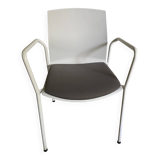 6 Akaba Kabi ergonomic chairs designed by Jorge Pensi (stackable)