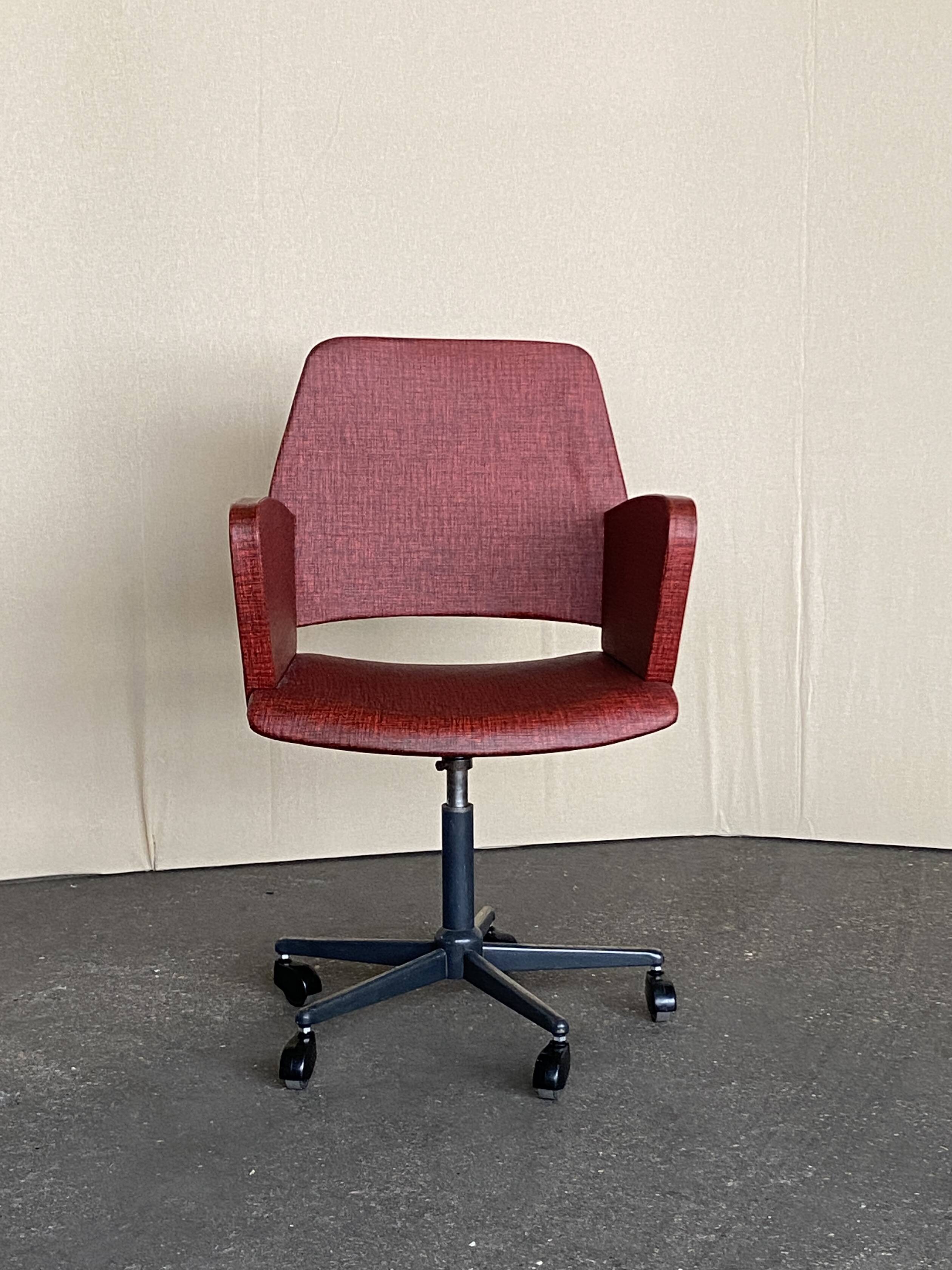 Vintage adjustable office chair – red faux leather, 1960-70s