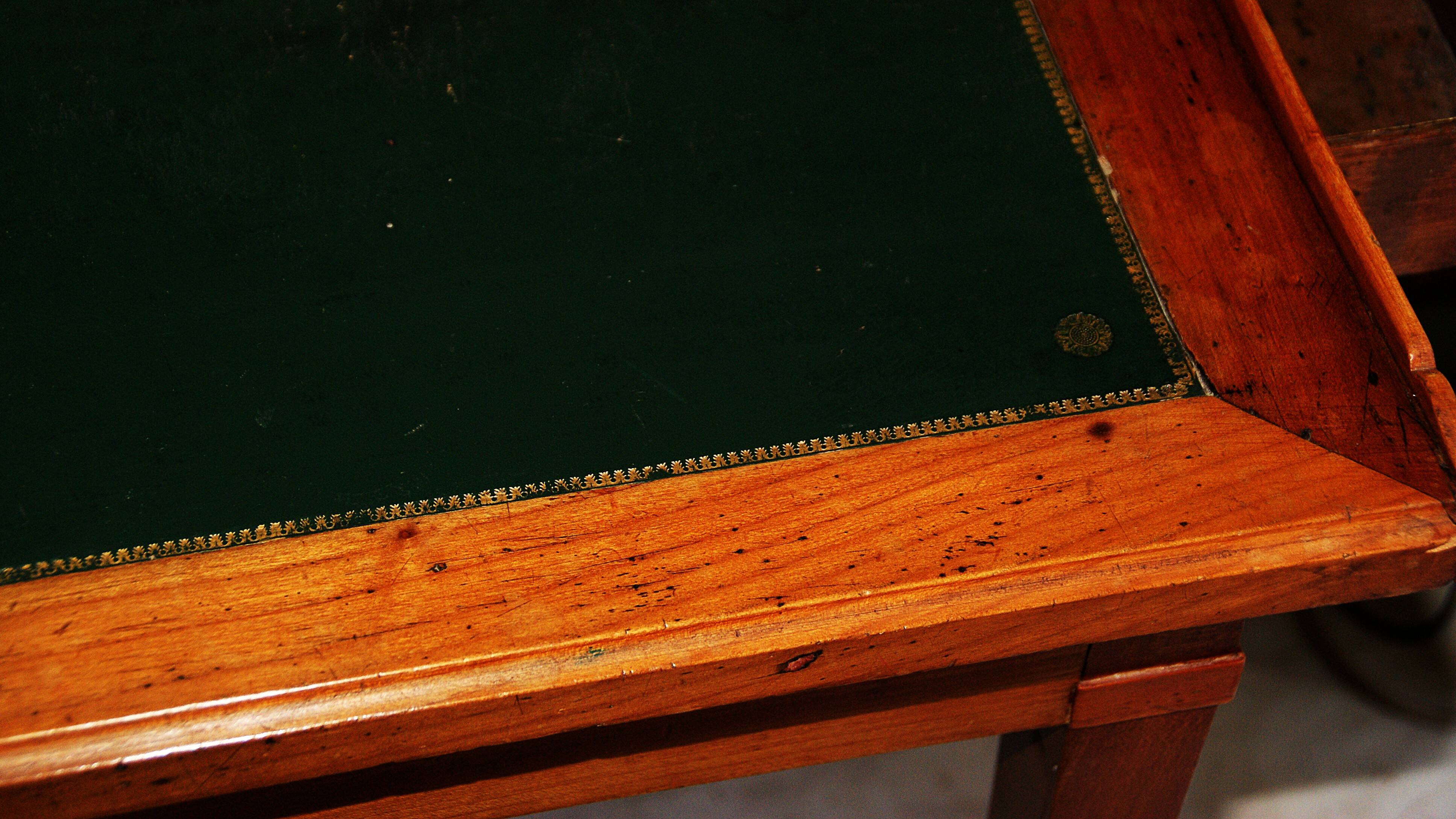 Small writing table Louis XVI