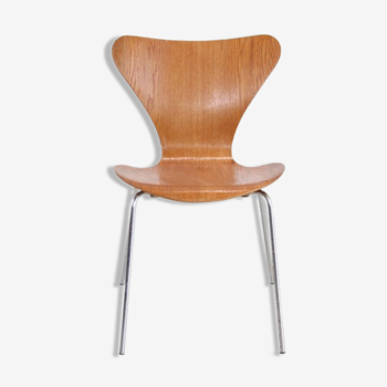 Chaise  butterfly en chêne Arne Jacobsen modèle 3107