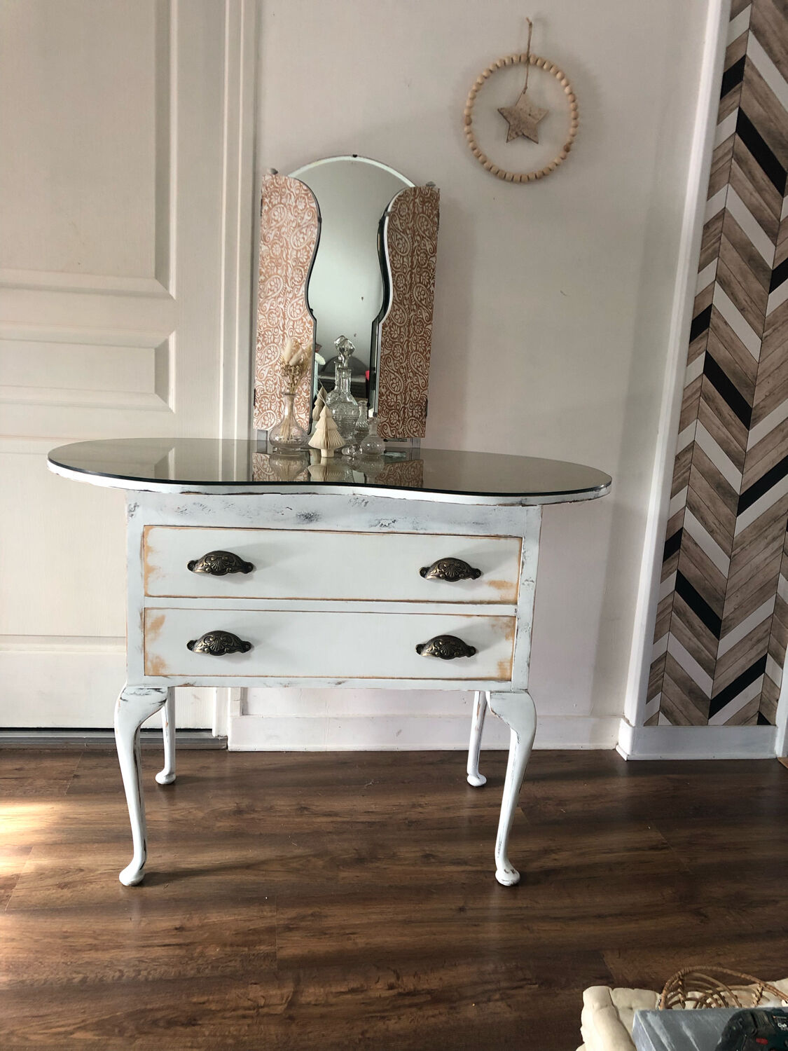 Dressing table