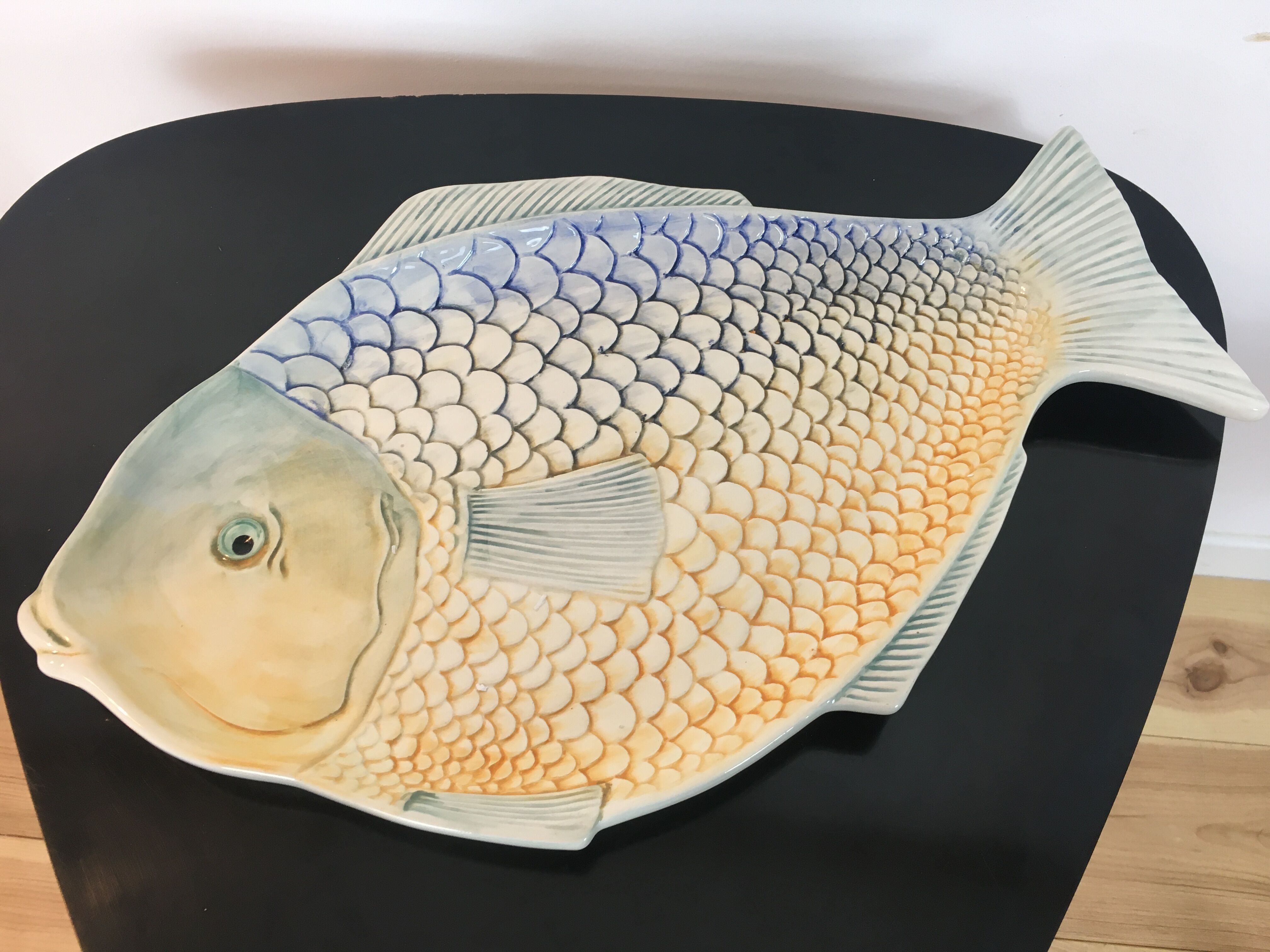 Multicolored ceramic fish zoomorphic dish