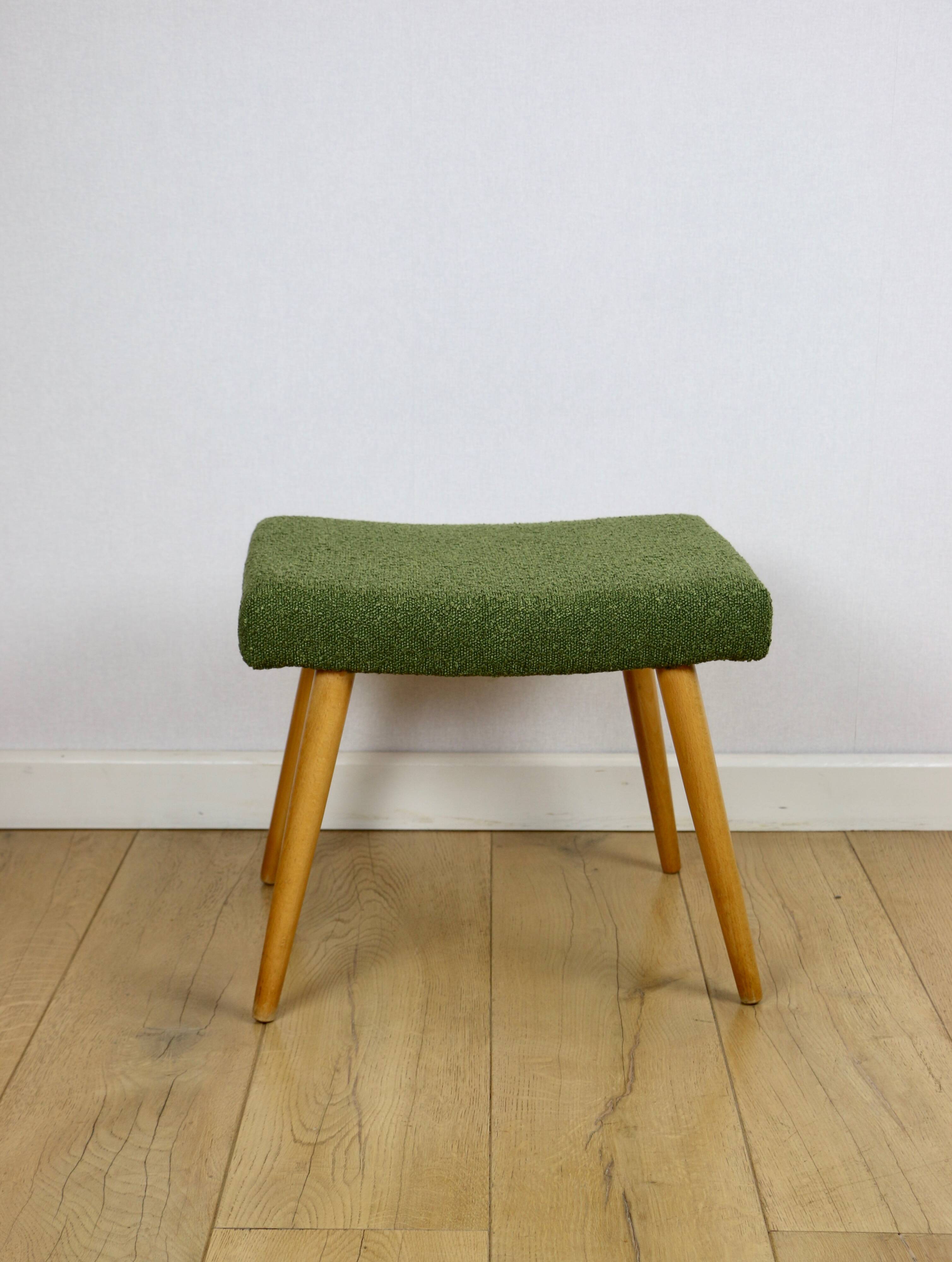 Tabouret à assise en boucle large vert-olive - pieds ronds en hêtre