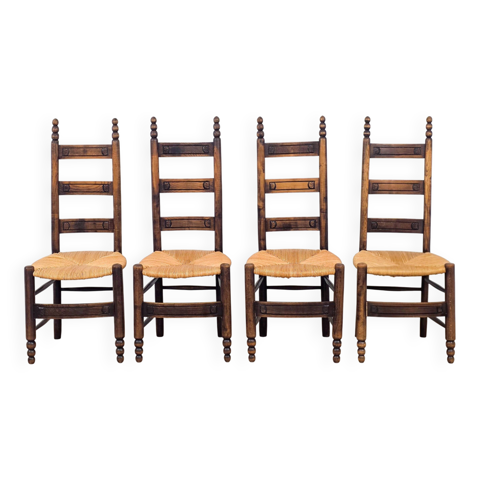 Set of 4 brutalist chairs in carved wood and straw – Circa 1940