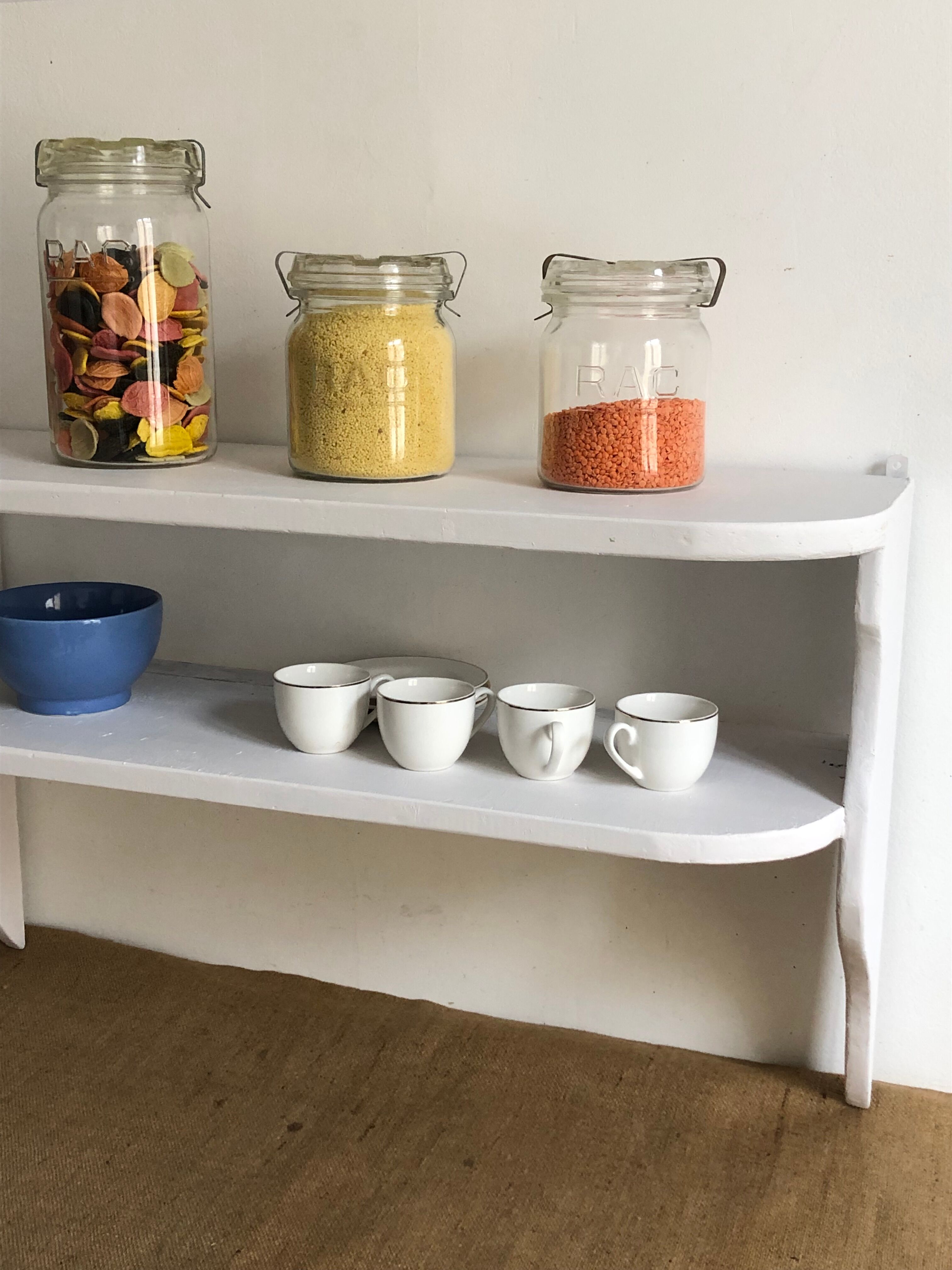Kitchen shelf, chic countryside