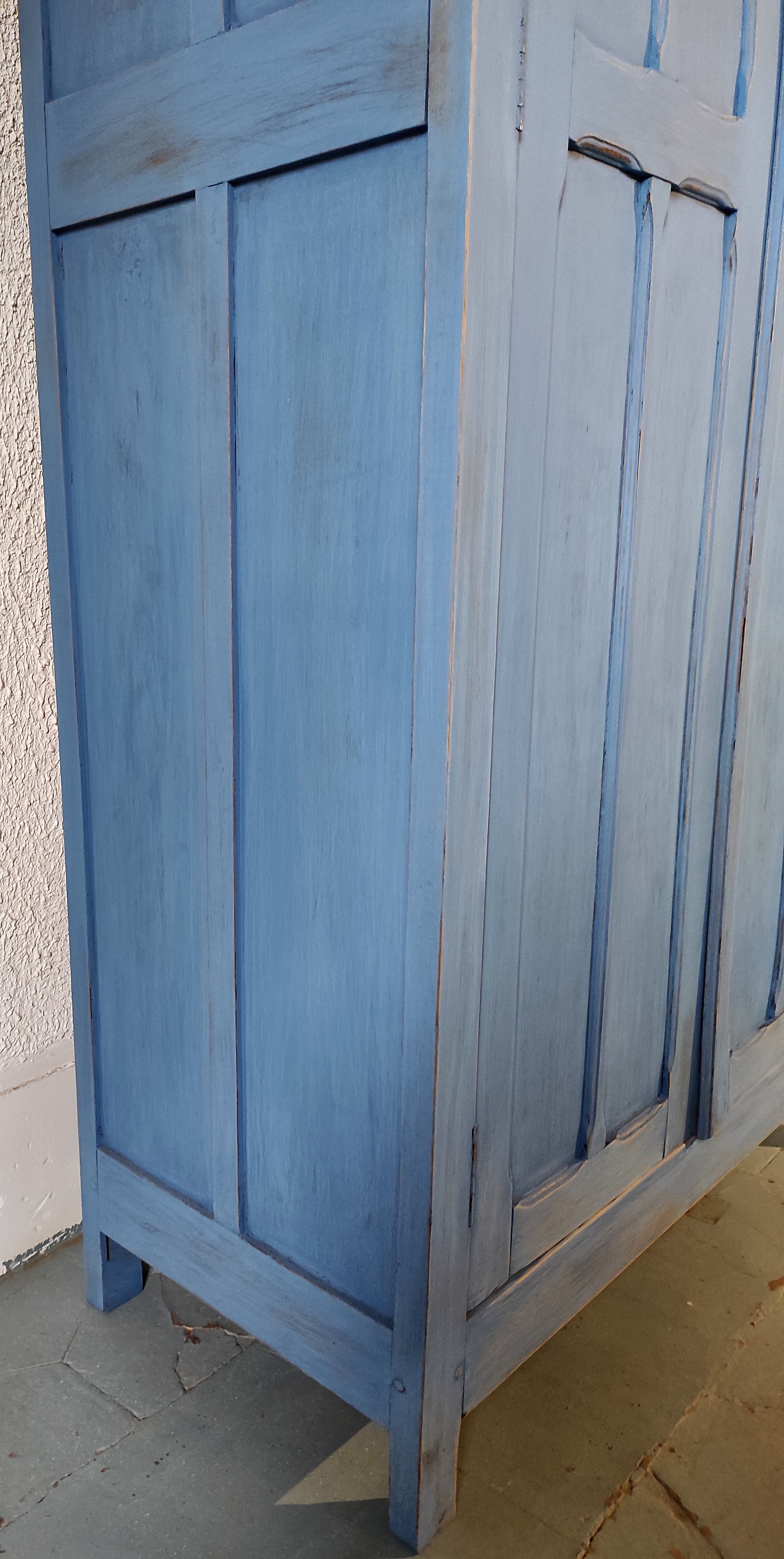 Armoire parisienne