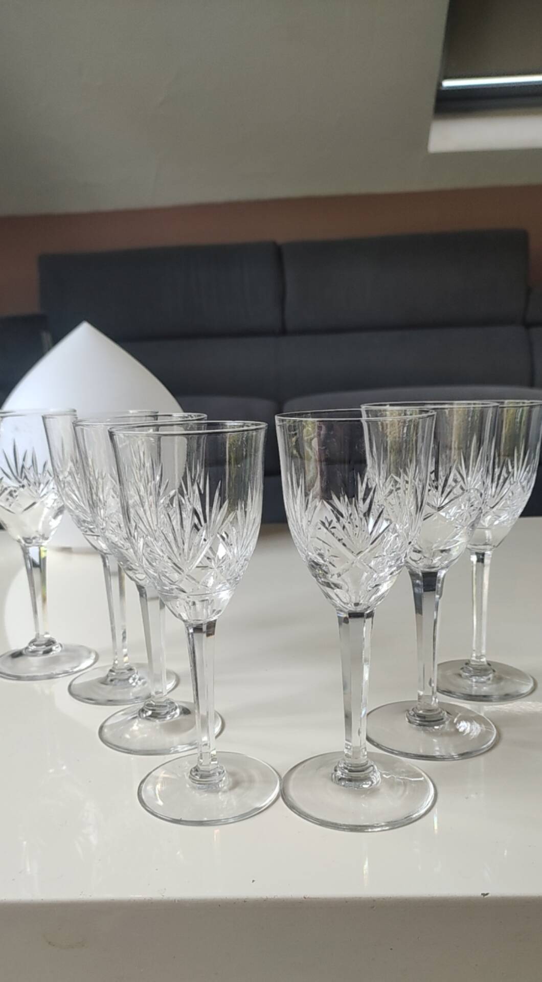 Lot of 7 x crystal glasses. Star/palmette decoration in St Louis style.