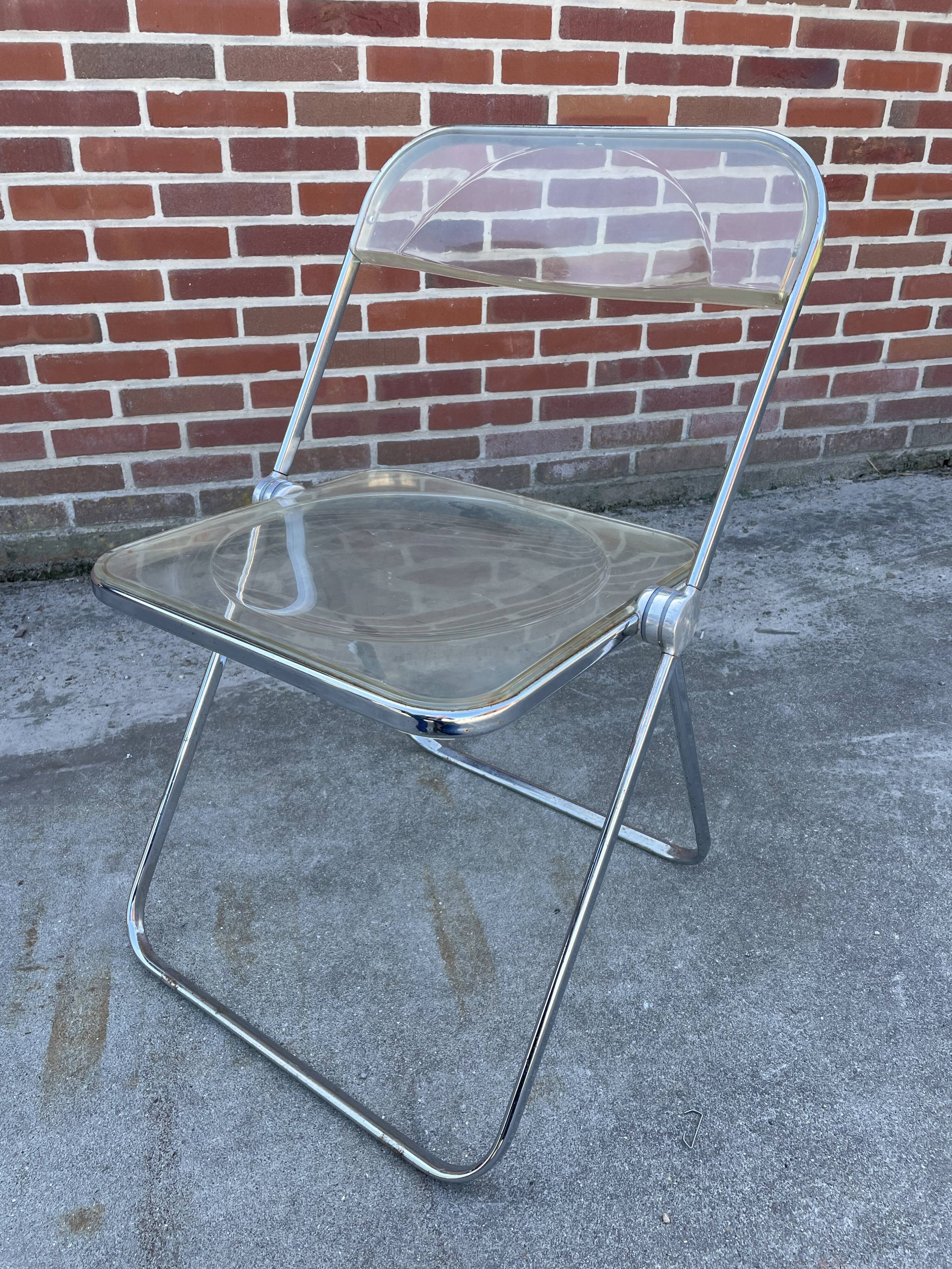 Plia chair by Giancarlo Piretti  for castelli