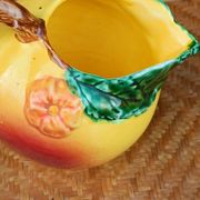 Jug in slipware apple