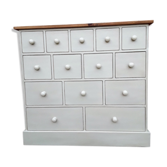 Convenient multiple drawers