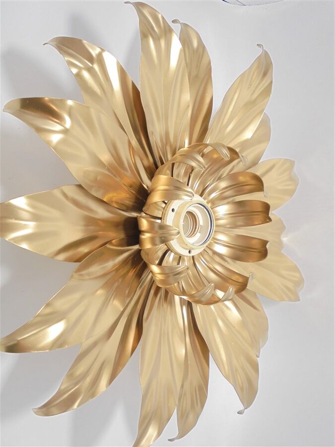 Golden flower sconce