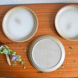 Set of 3 stoneware dessert plates with raised edges