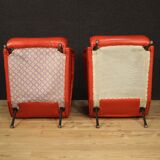 Paire de fauteuils de conception italienne en simili cuir rouge
