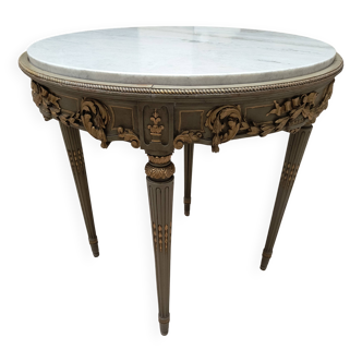Louis XVI table with carved wood and Carrara marble.