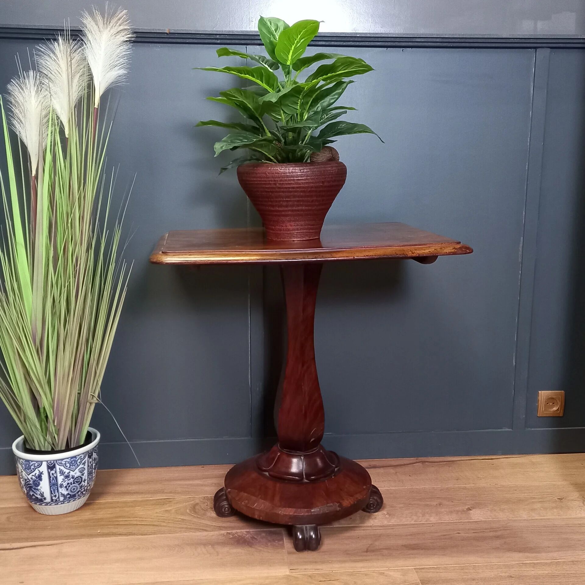 English console table