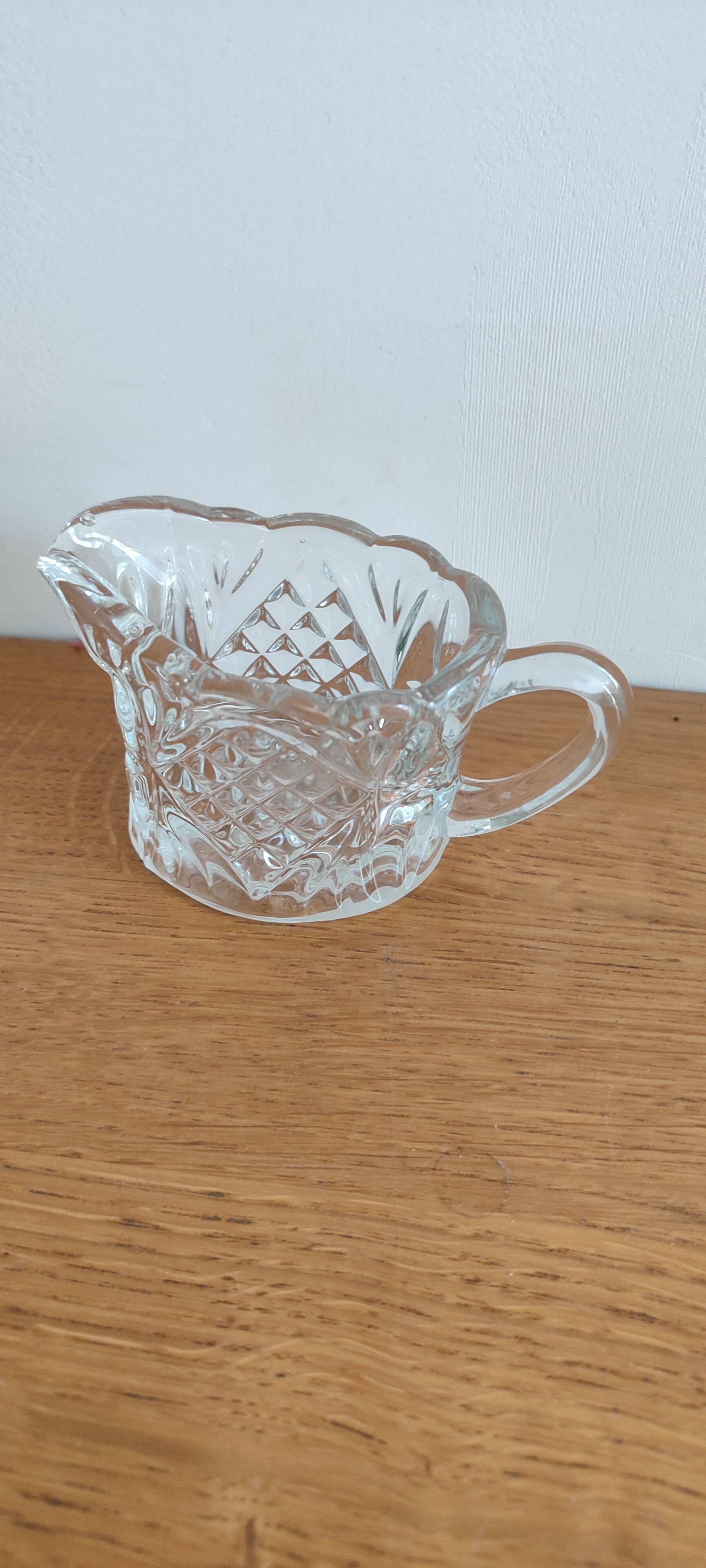 Pot à lait, crème en cristal