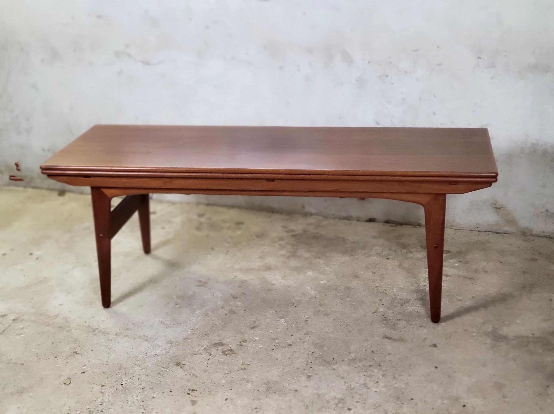 Danish height-adjustable coffee table by Trioh, 1960