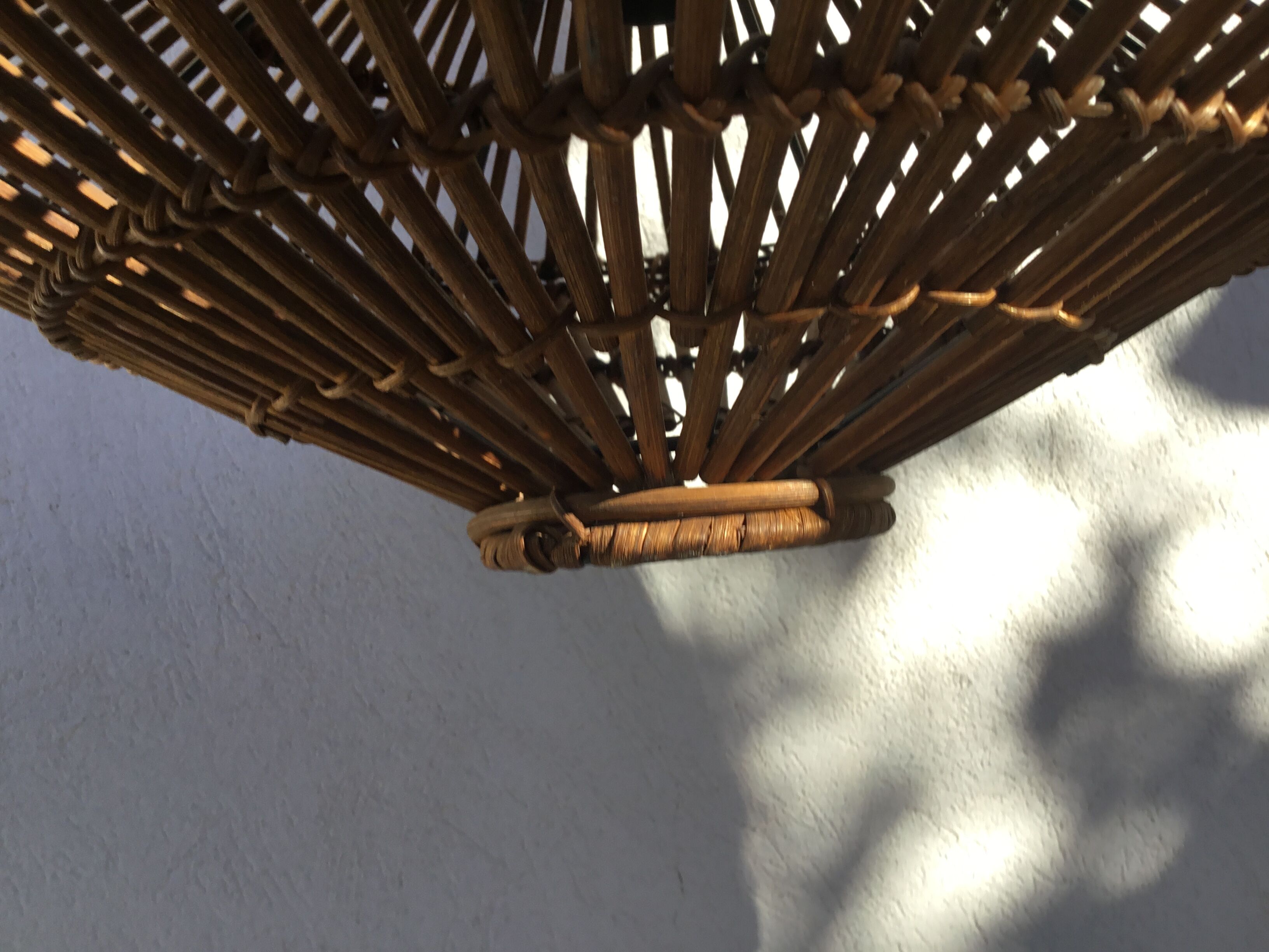 Vintage rattan suspension