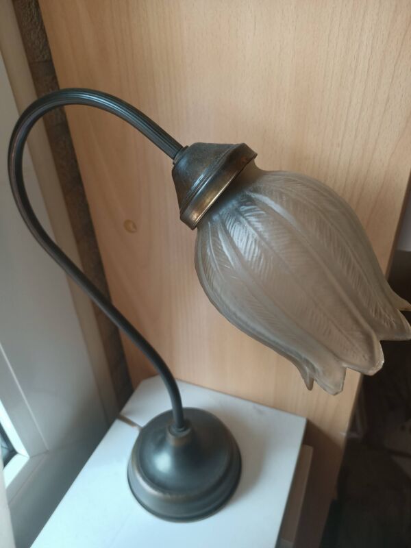 Lampe Art déco française en verre pressé signée See Delmas