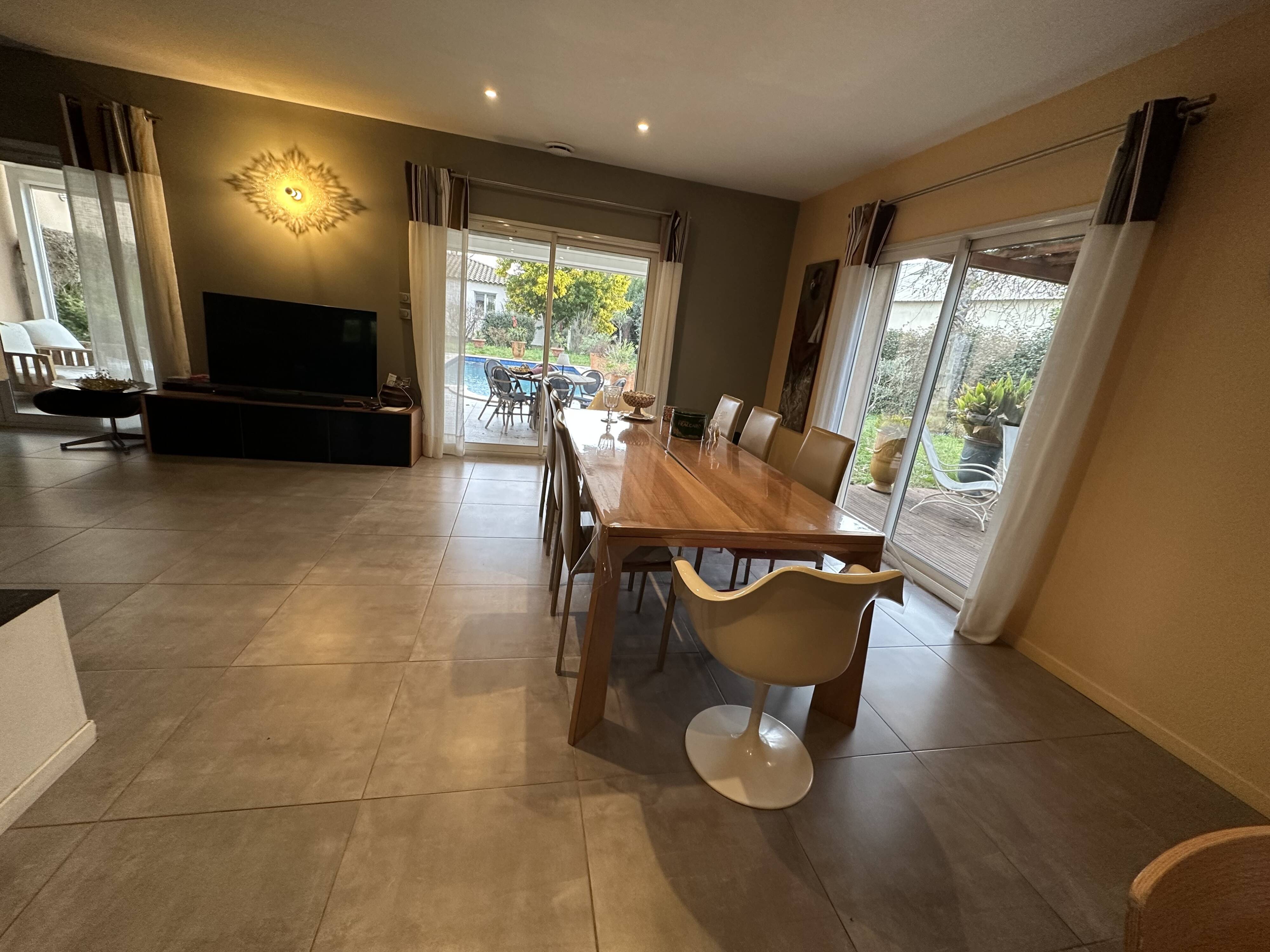 Dining table and chairs Roche Bobois