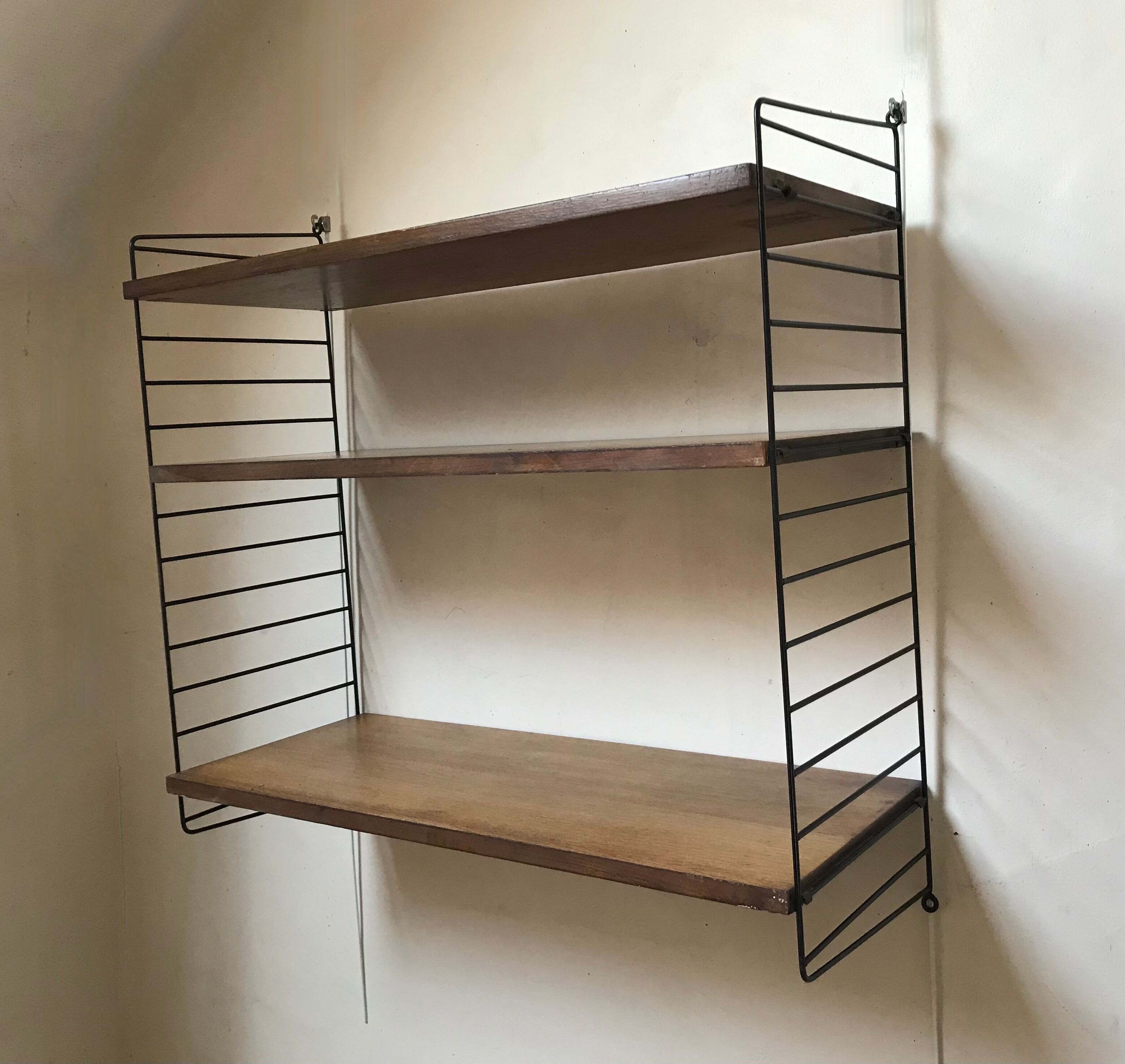 String wall shelf