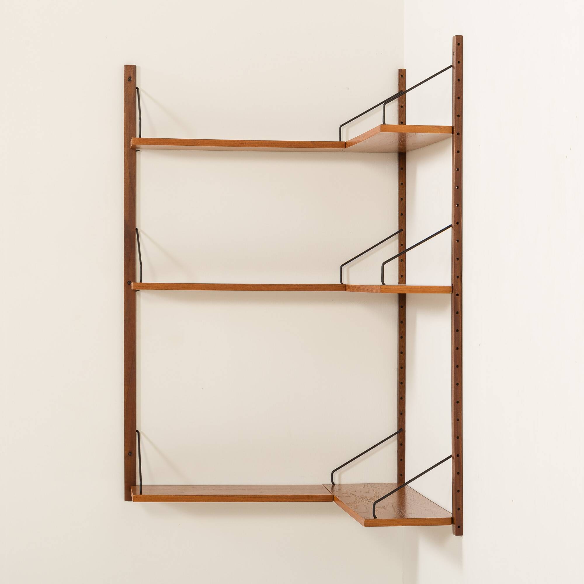 Poul Cadovius corner shelving unit for Cado, 1960s