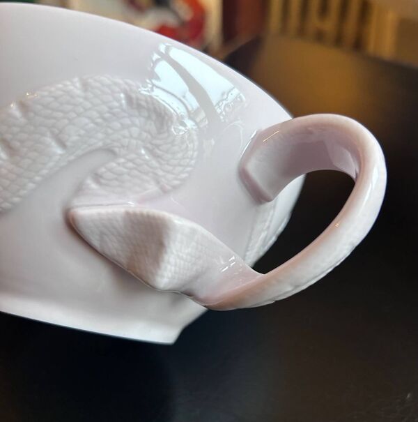 Deux tasses à thé roses en porcelaine haviland