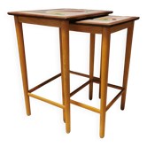 Tables gigognes en teck et hêtre avec carreaux abstraits, Brdr Wahlberg Danemark années 1950.