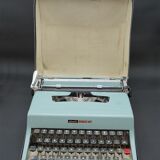 Lettera 32 typewriter