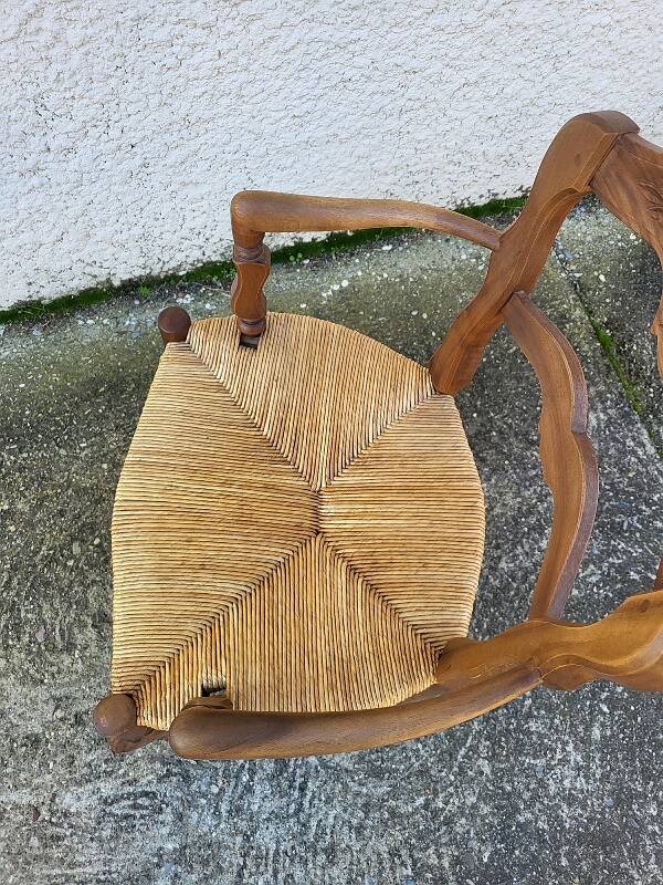 Provencal straw armchair in walnut