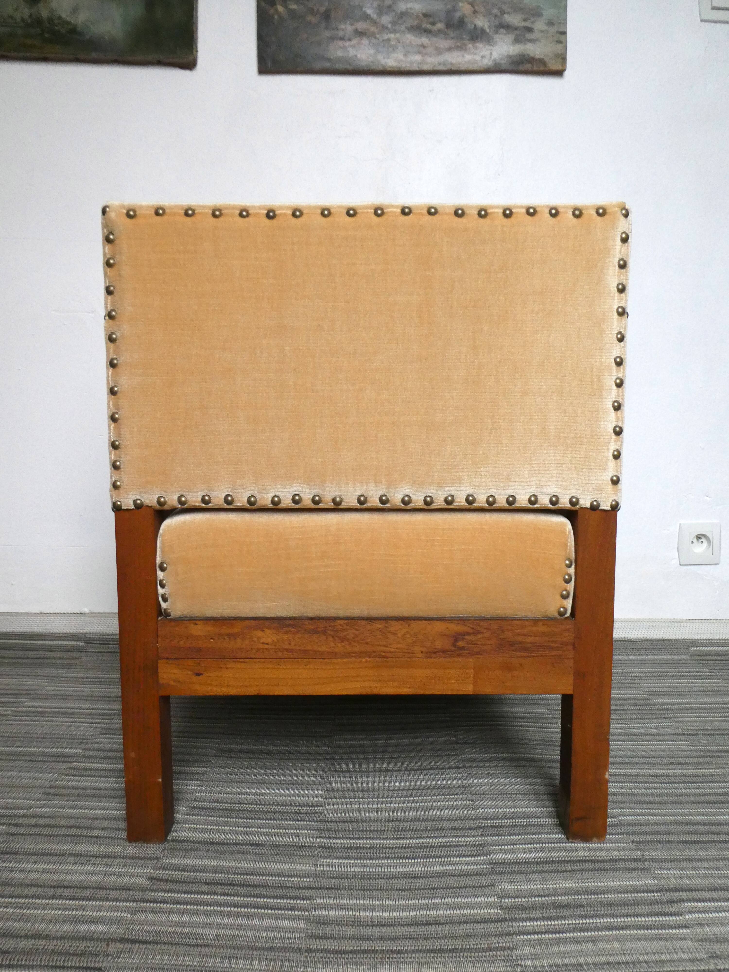 Art deco armchair in wood and velvet