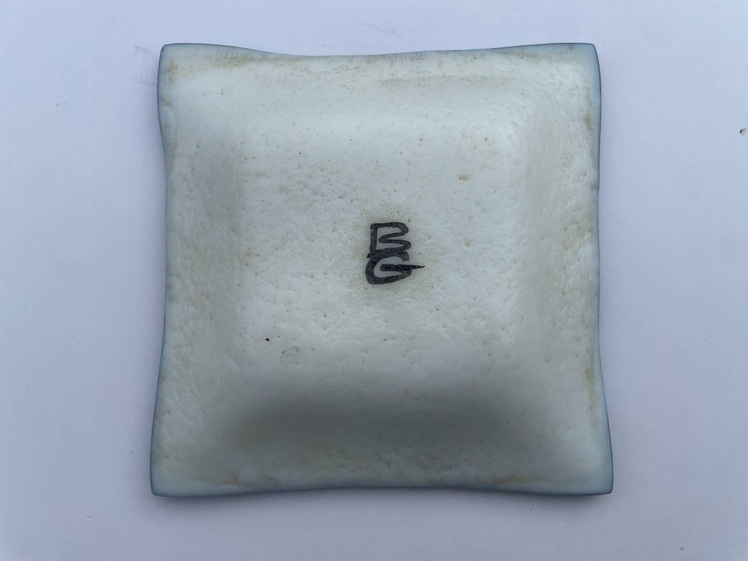 Ashtray in opaline by Bernard Gilbert