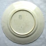 Polychrome dessert plate signed onnaing, birds, butterflies and flowers