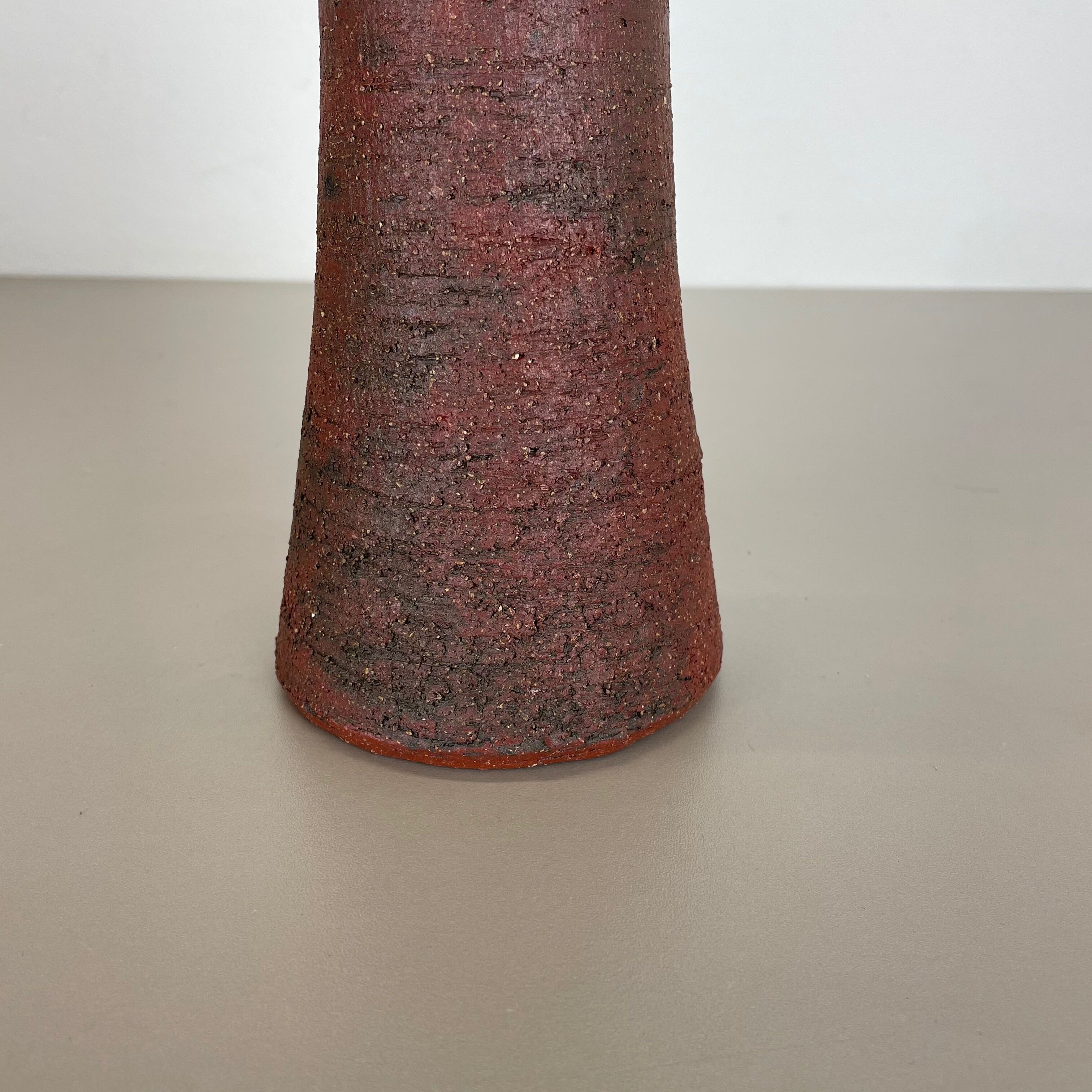 Vase abstrait en céramique rouge de studio par Gerhard Liebenthron, Allemagne, années 1970