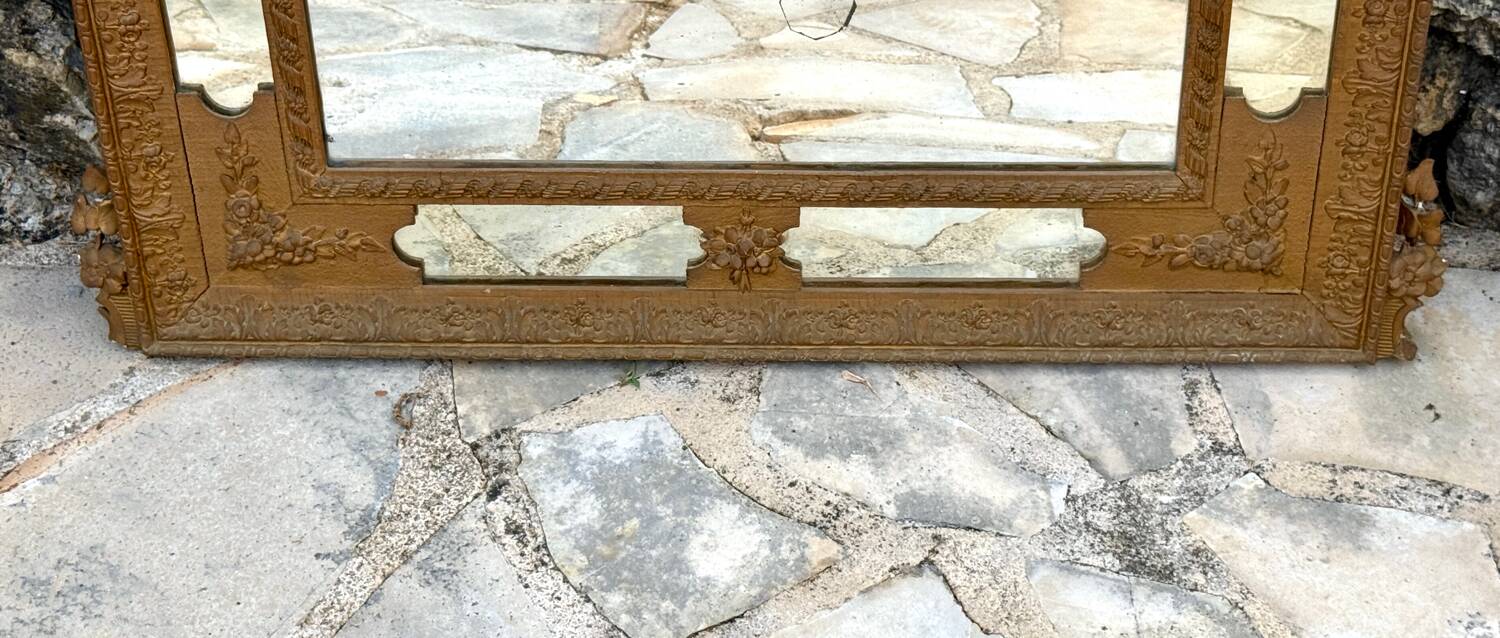 Mirror in gilded wood and stucco, with glazing beads, Napoleon III period.
