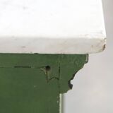 Buffet/comptoir/table d'appoint ancien unique, de couleur verte, datant de la fin du XIXe/début du XXe siècle, avec un plateau en marbre.