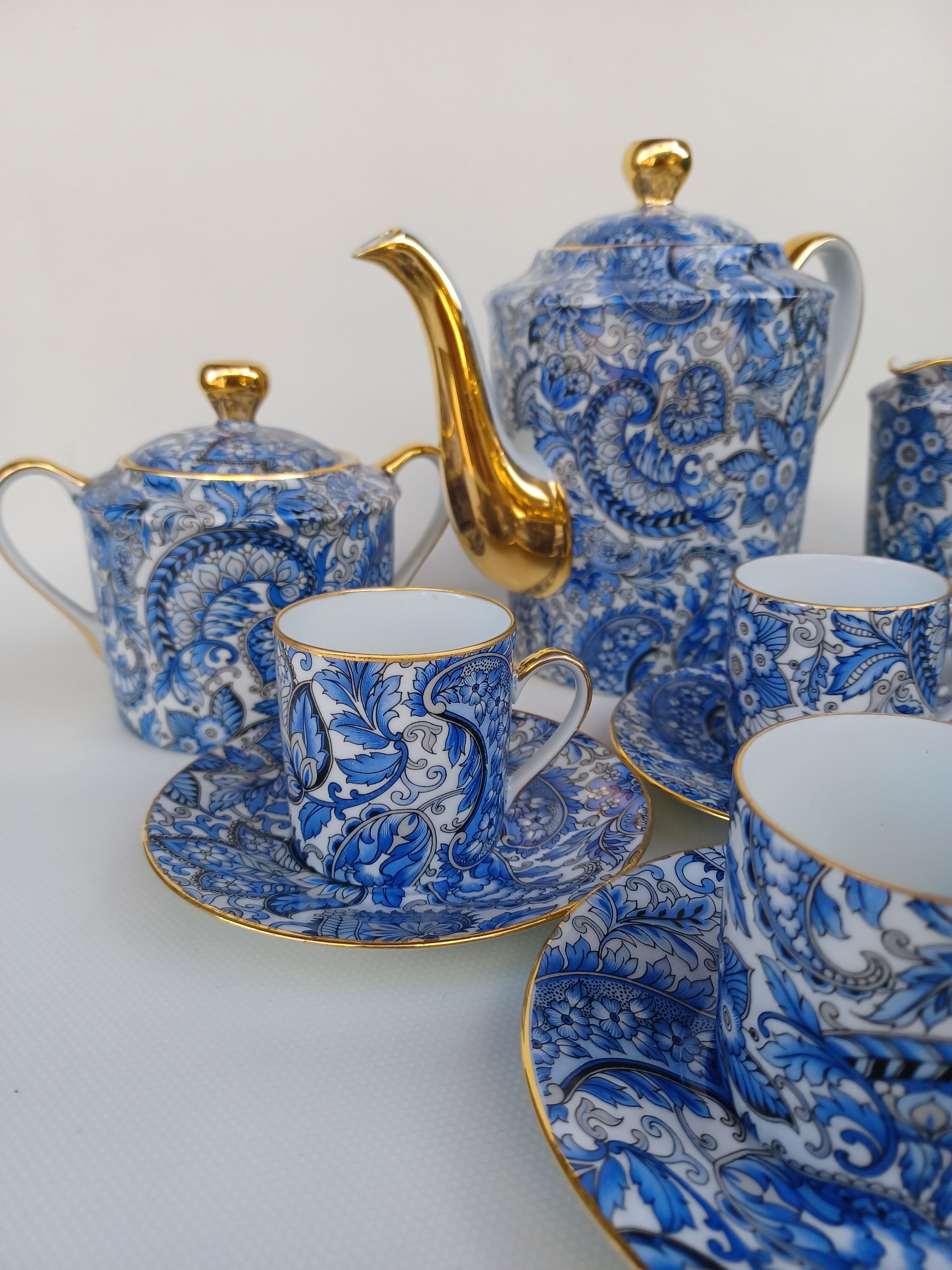 Coffee service in limoges porcelain, by lazeyras.