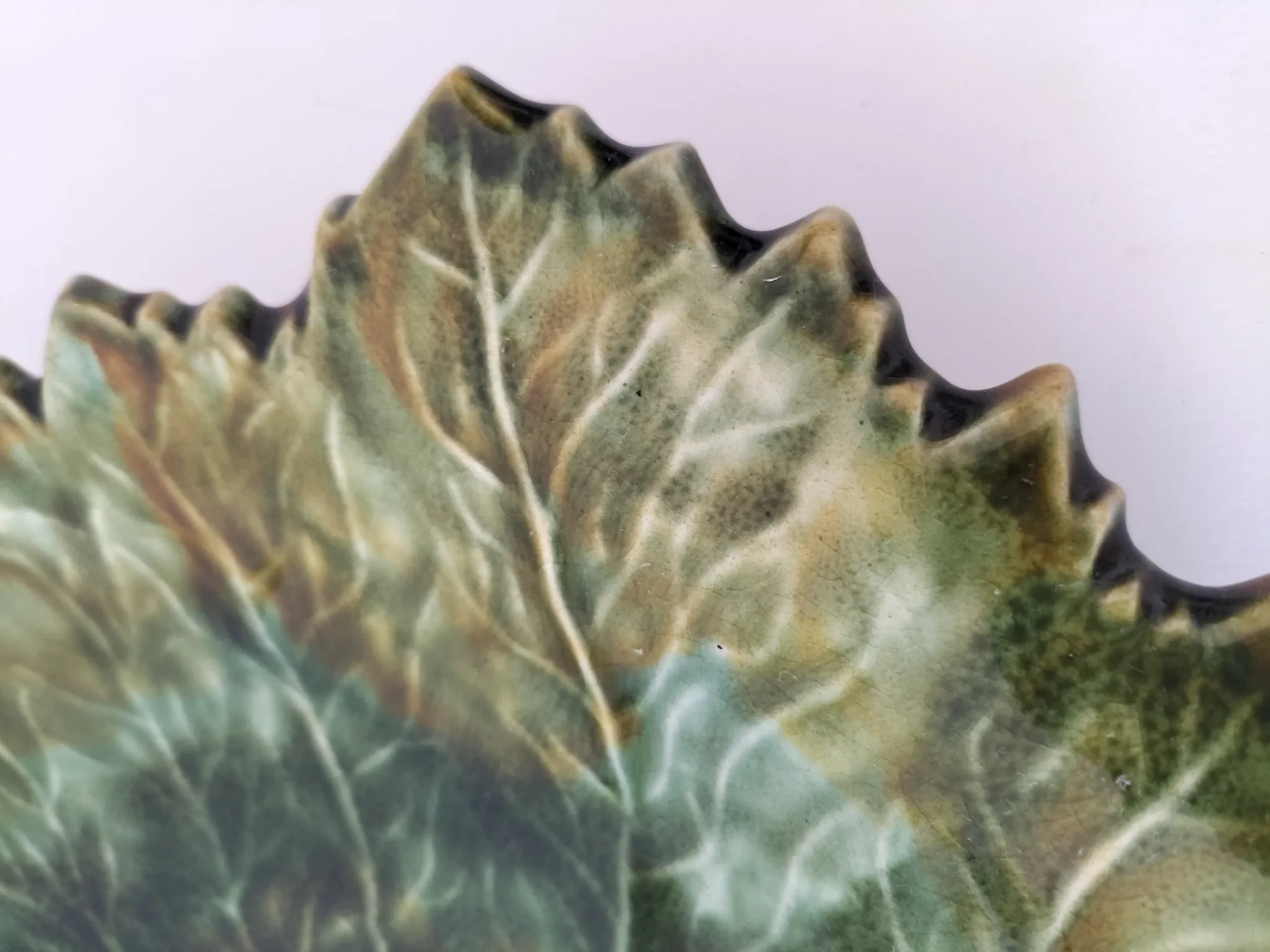 Clay leaf cutter – Art Pottery of the Sorgue