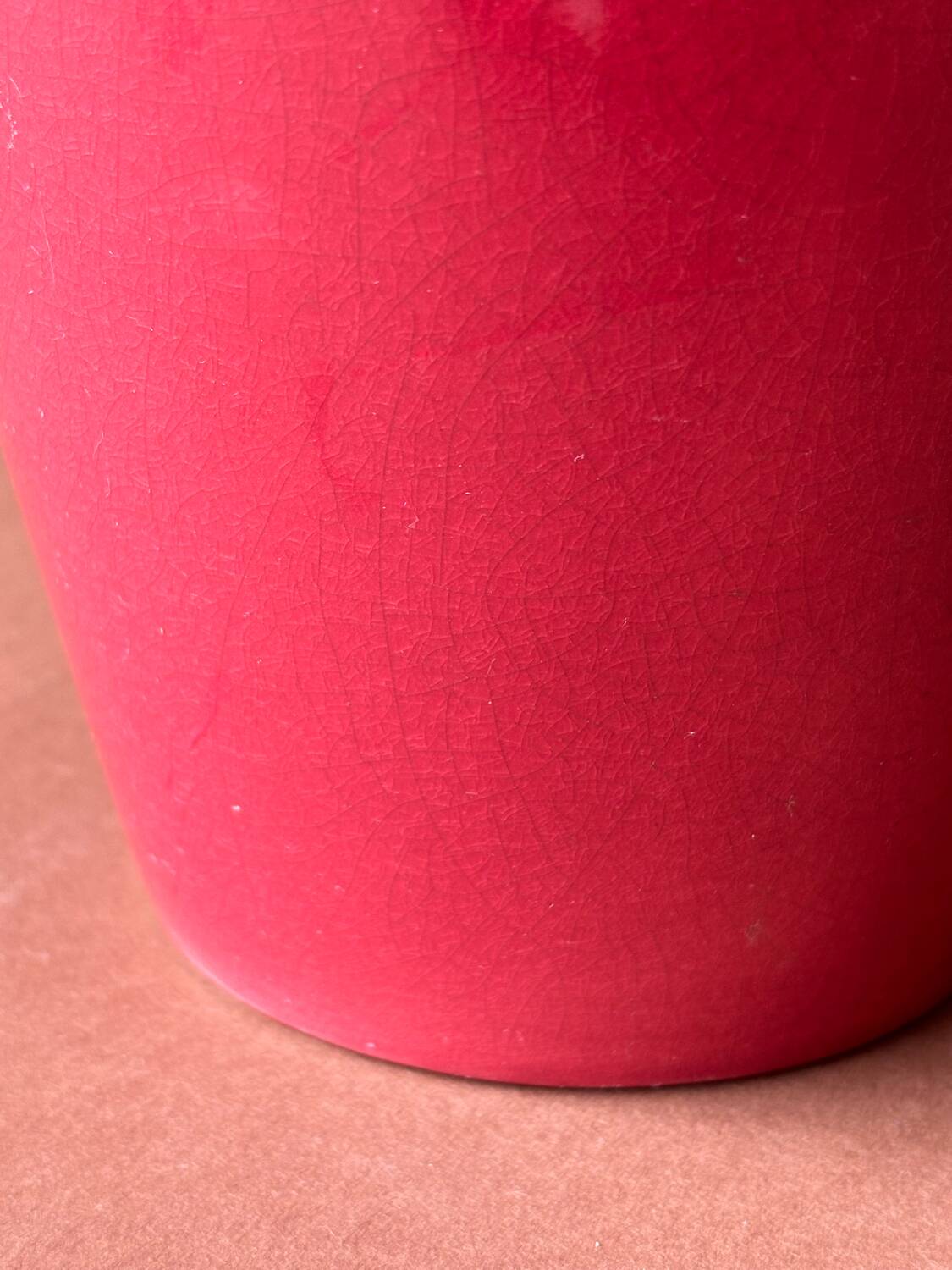 Lot de 2 vases en céramique émaillé pourpre
